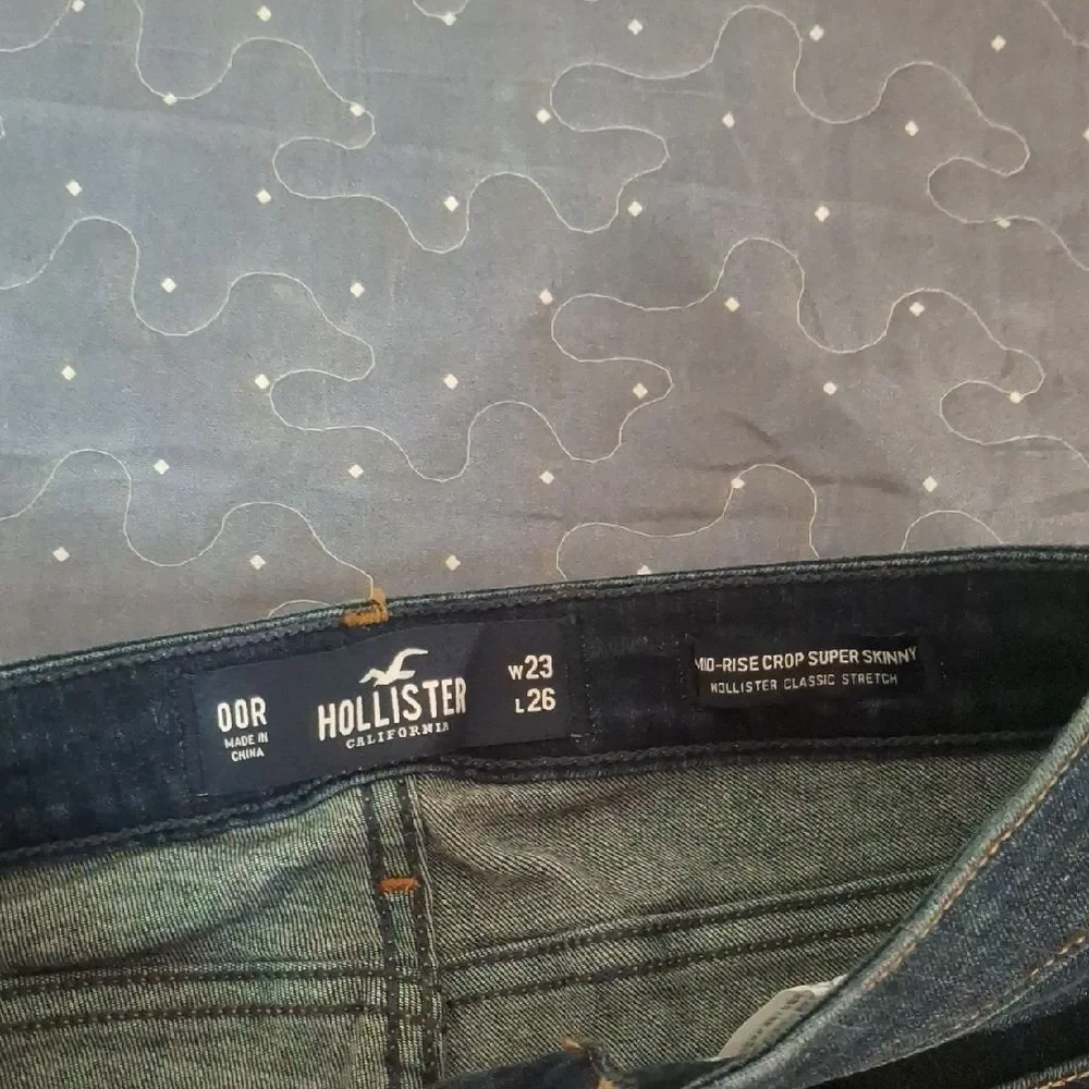 Hollister Mid rise crop super skinny Dark Blue Denim Jeans size 00